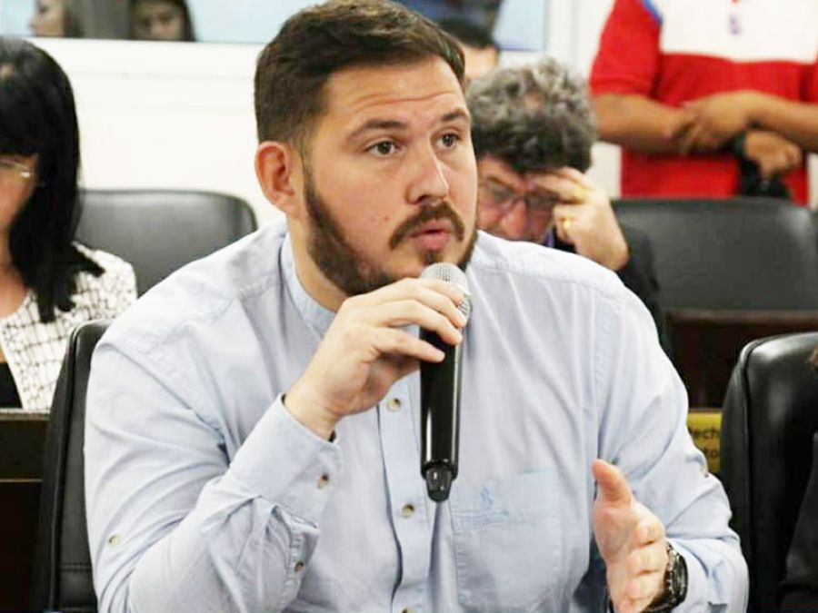 Rodrigo Ocampo: “Macri decidió extinguir los clubes y privatizar el deporteˮ